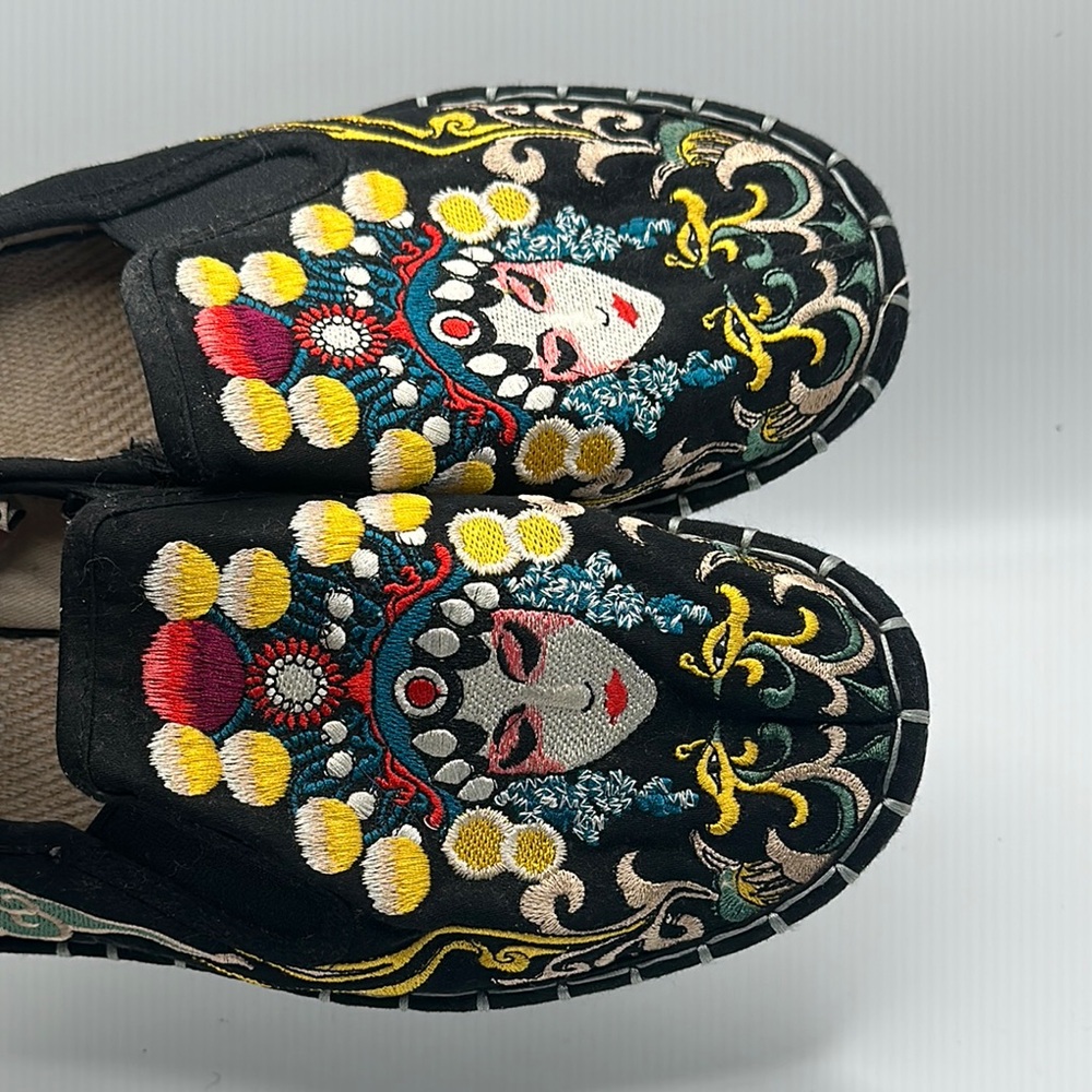 Black Sz 10 Embroidered Slip-On Loafers with Colorful Embellishments - Picture 9 of 9